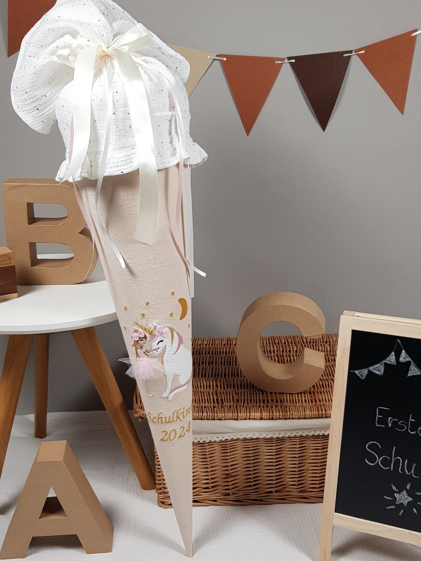 Schultüte Mädchen mit Einhorn