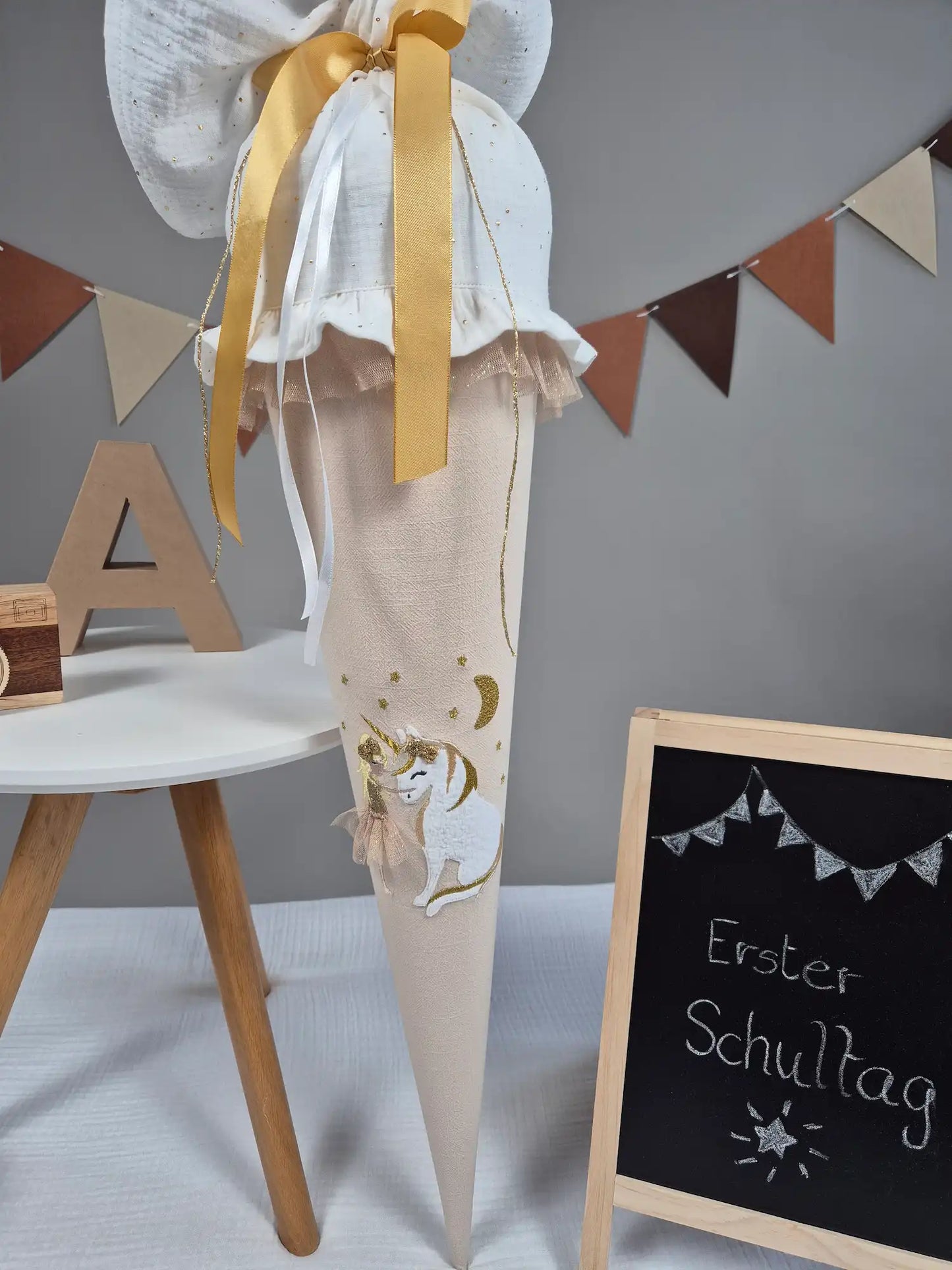 Schultüte Mädchen mit Einhorn