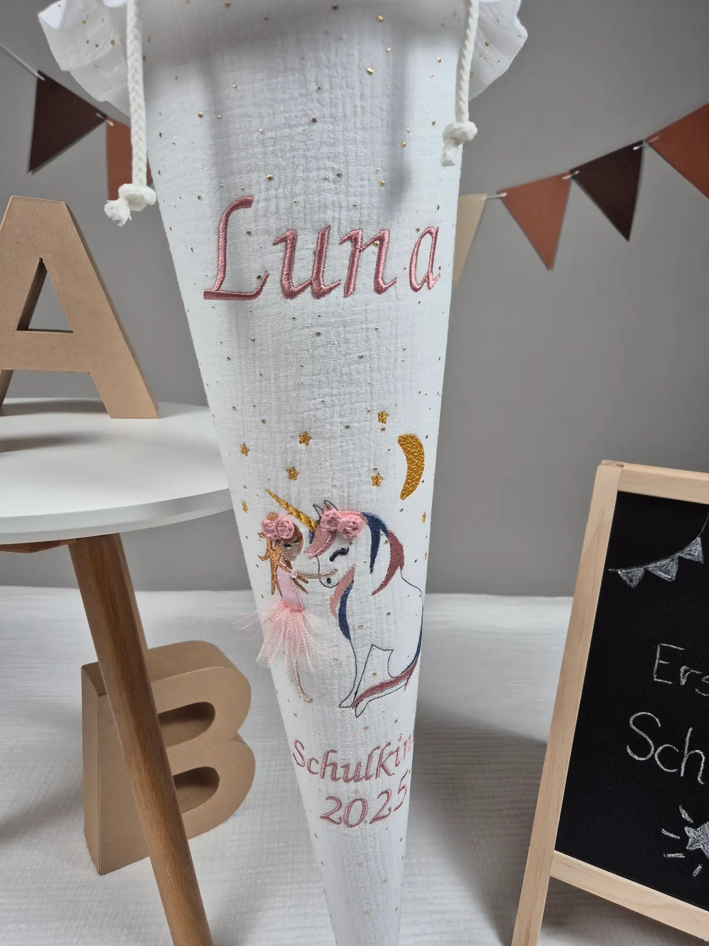 Schultüte Mädchen mit Einhorn