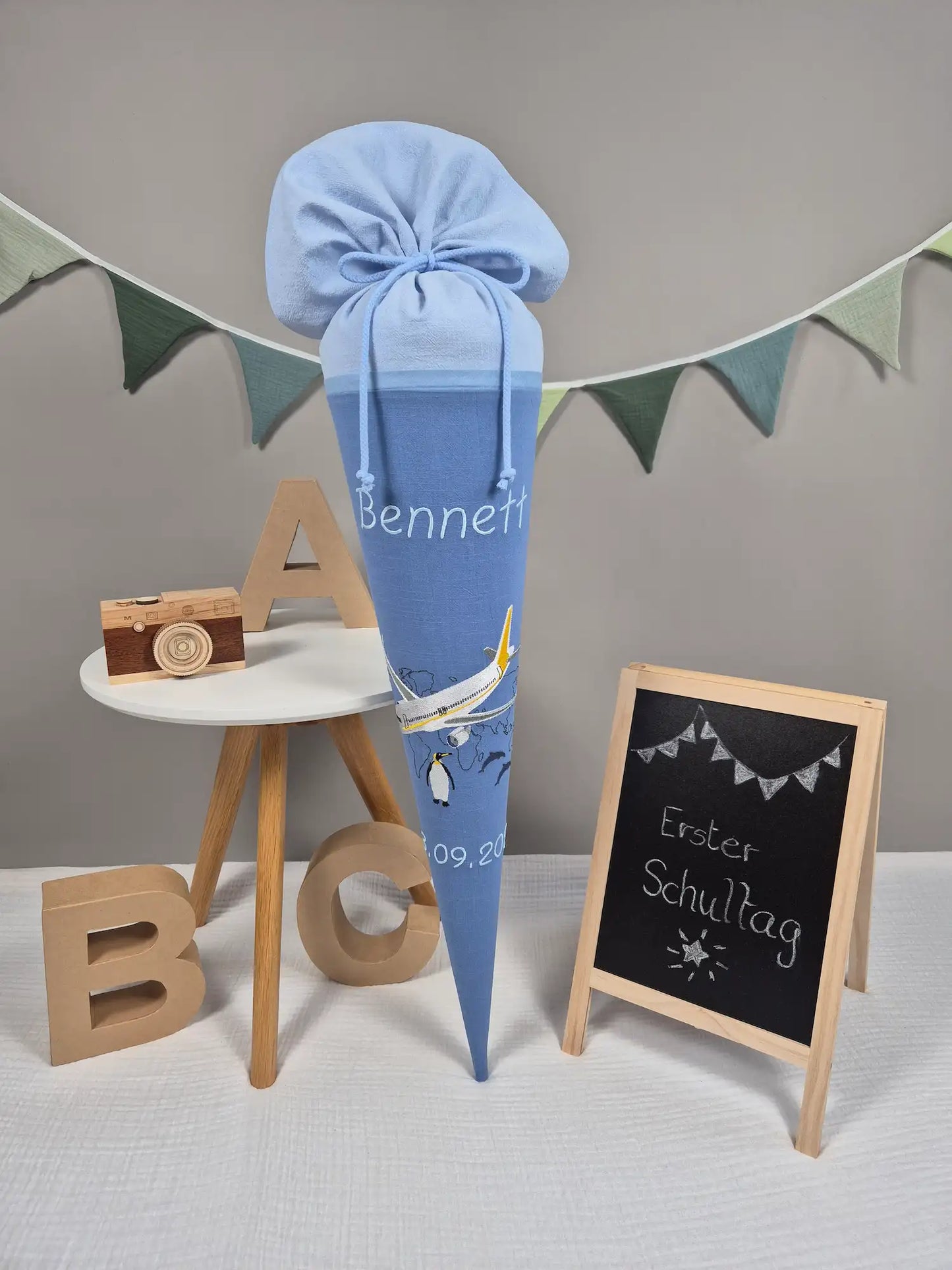 Schultüte Flugzeug und Erde