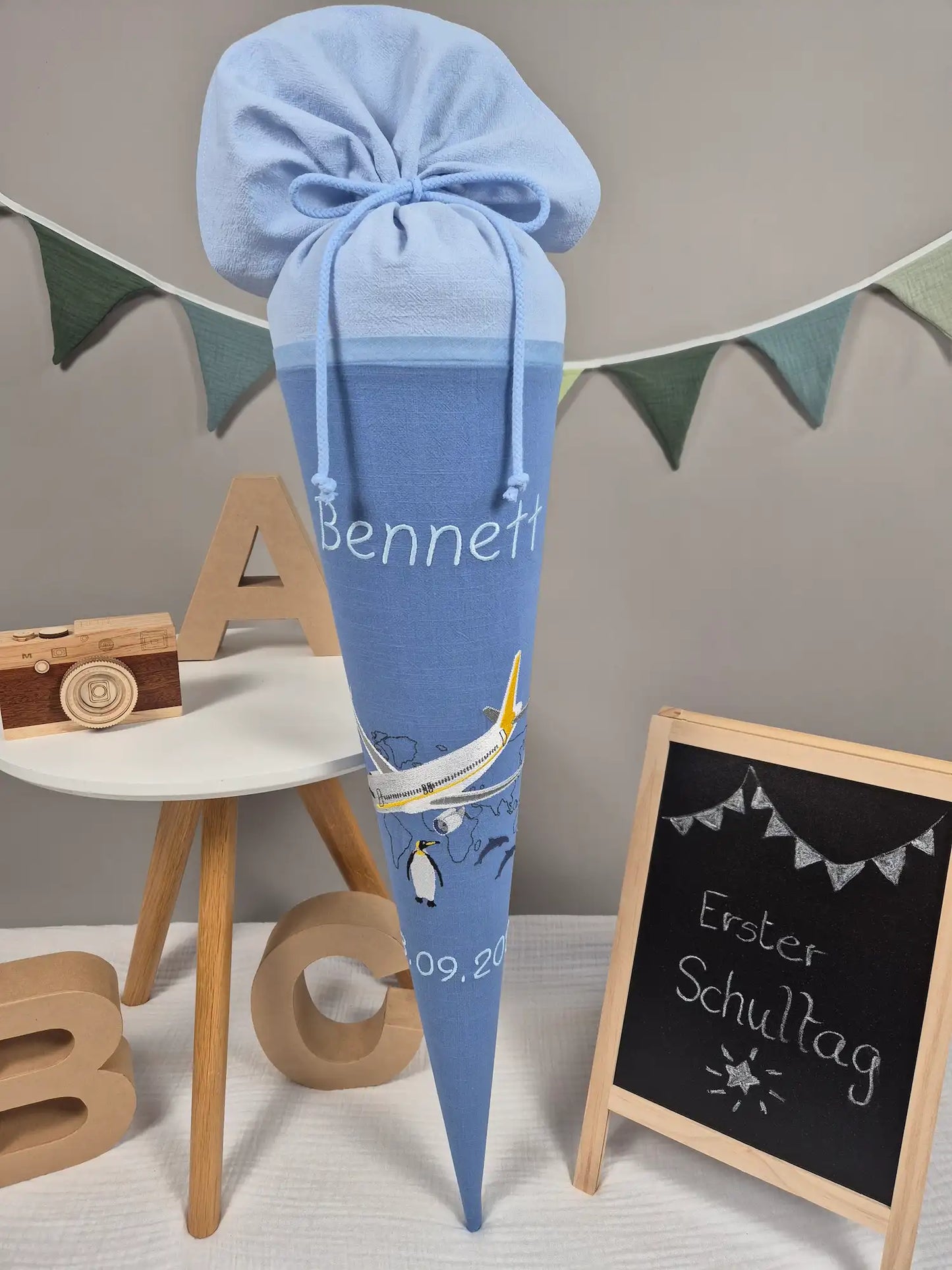 Schultüte Flugzeug und Erde