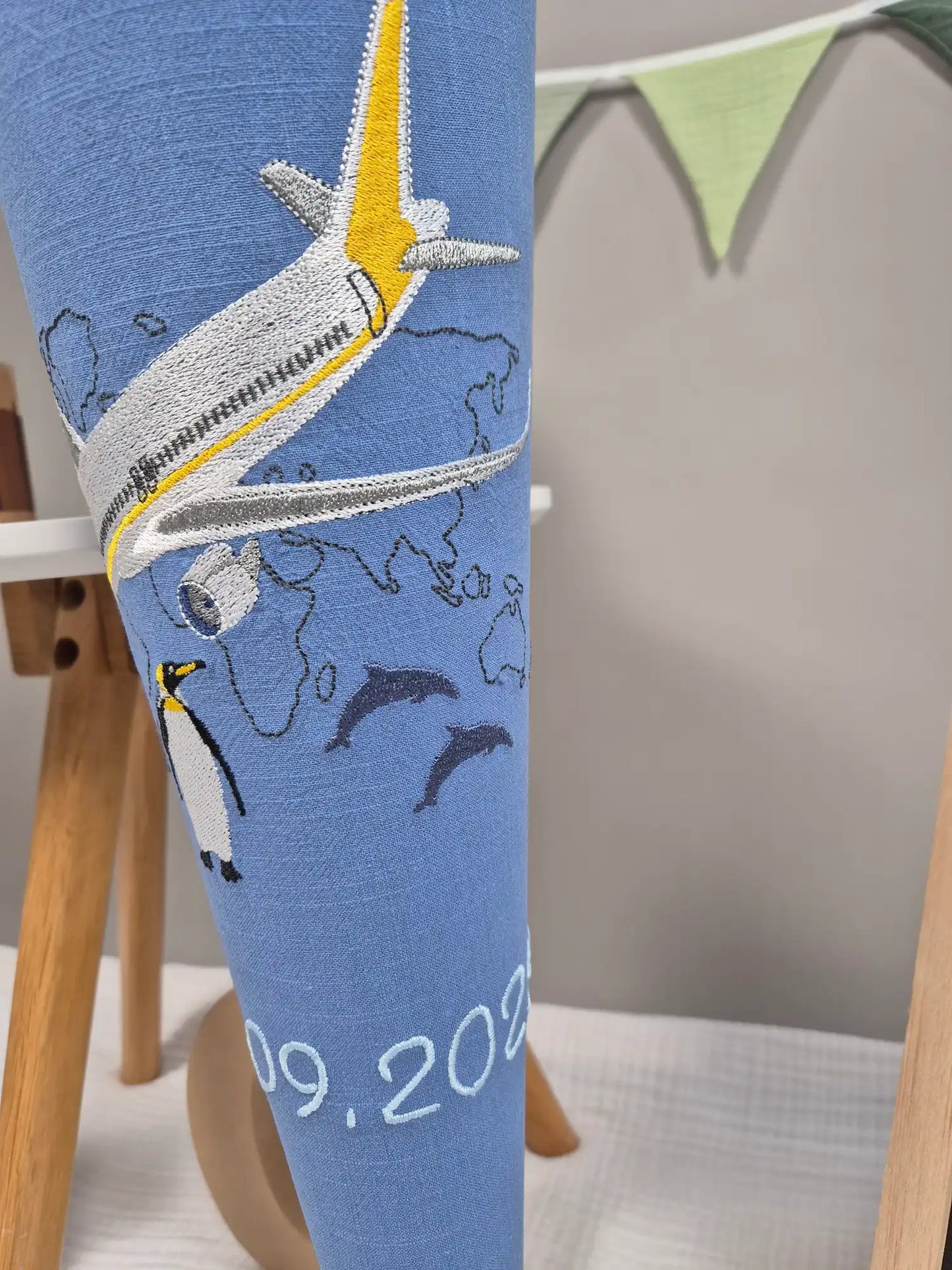 Schultüte Flugzeug und Erde